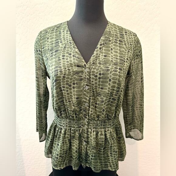 BANANA REPUBLIC | Green Snakeskin Peplum Blouse Top | XS - Picture 2 of 5